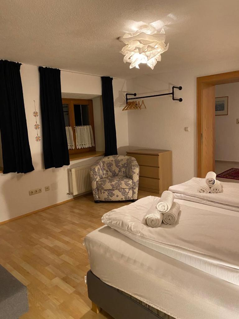 Appartments Krone Bichlbach Δωμάτιο φωτογραφία
